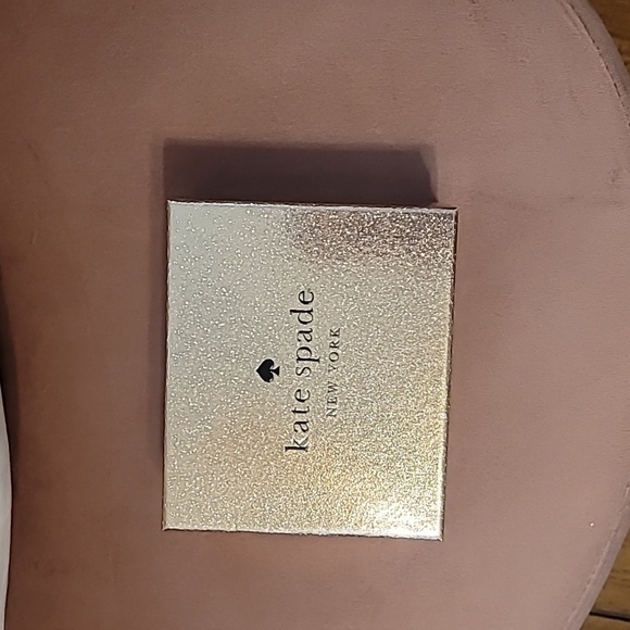 💥💥💥💥LOW START Kate Spade Glittery Slim Card Holder NIB in Lunar Light - Picture 2 of 4